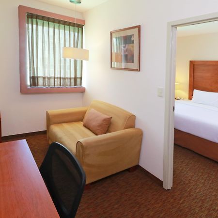 Staybridge Suites Queretaro By Ihg Exterior photo