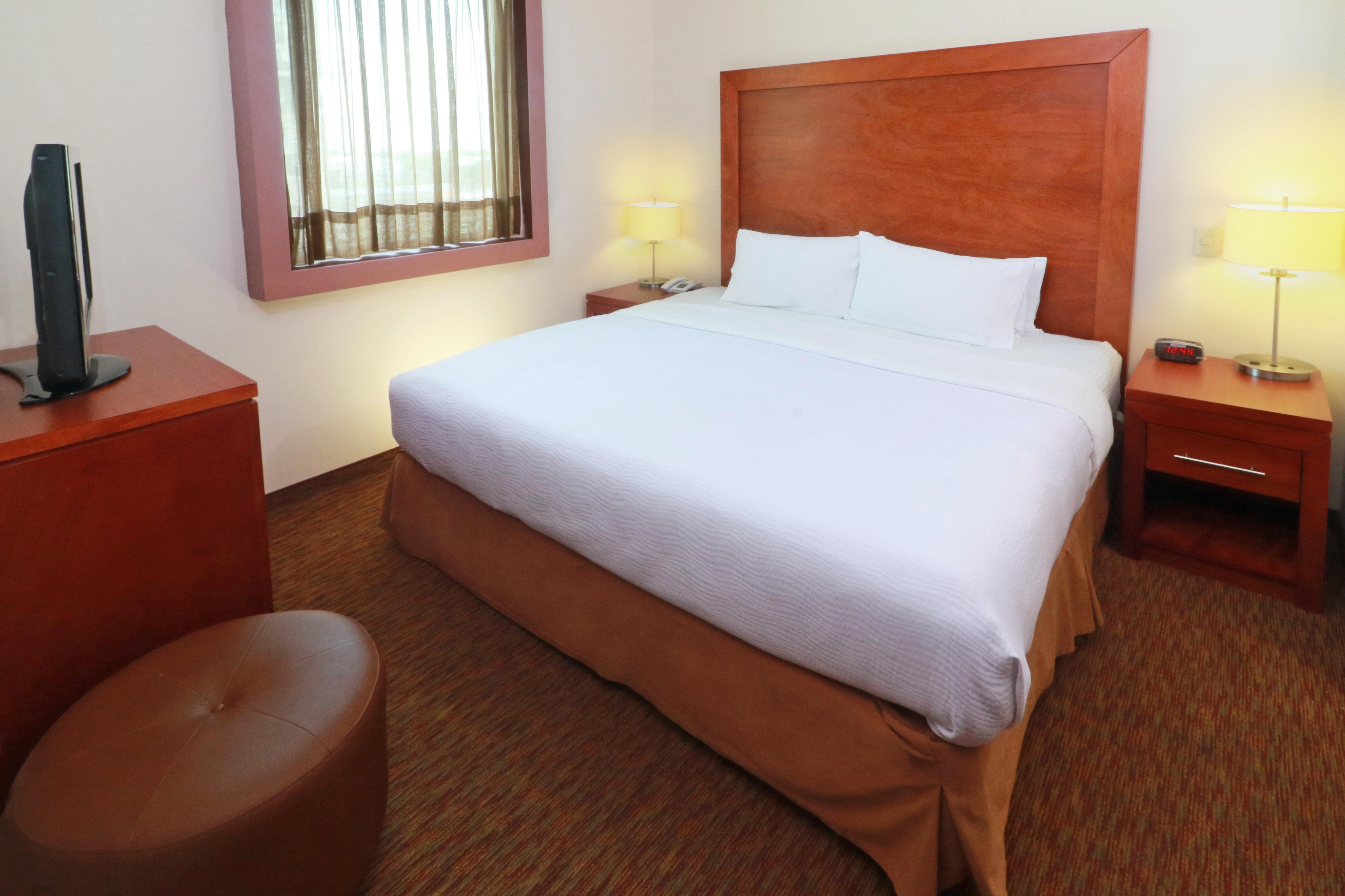 Staybridge Suites Queretaro By Ihg Exterior photo