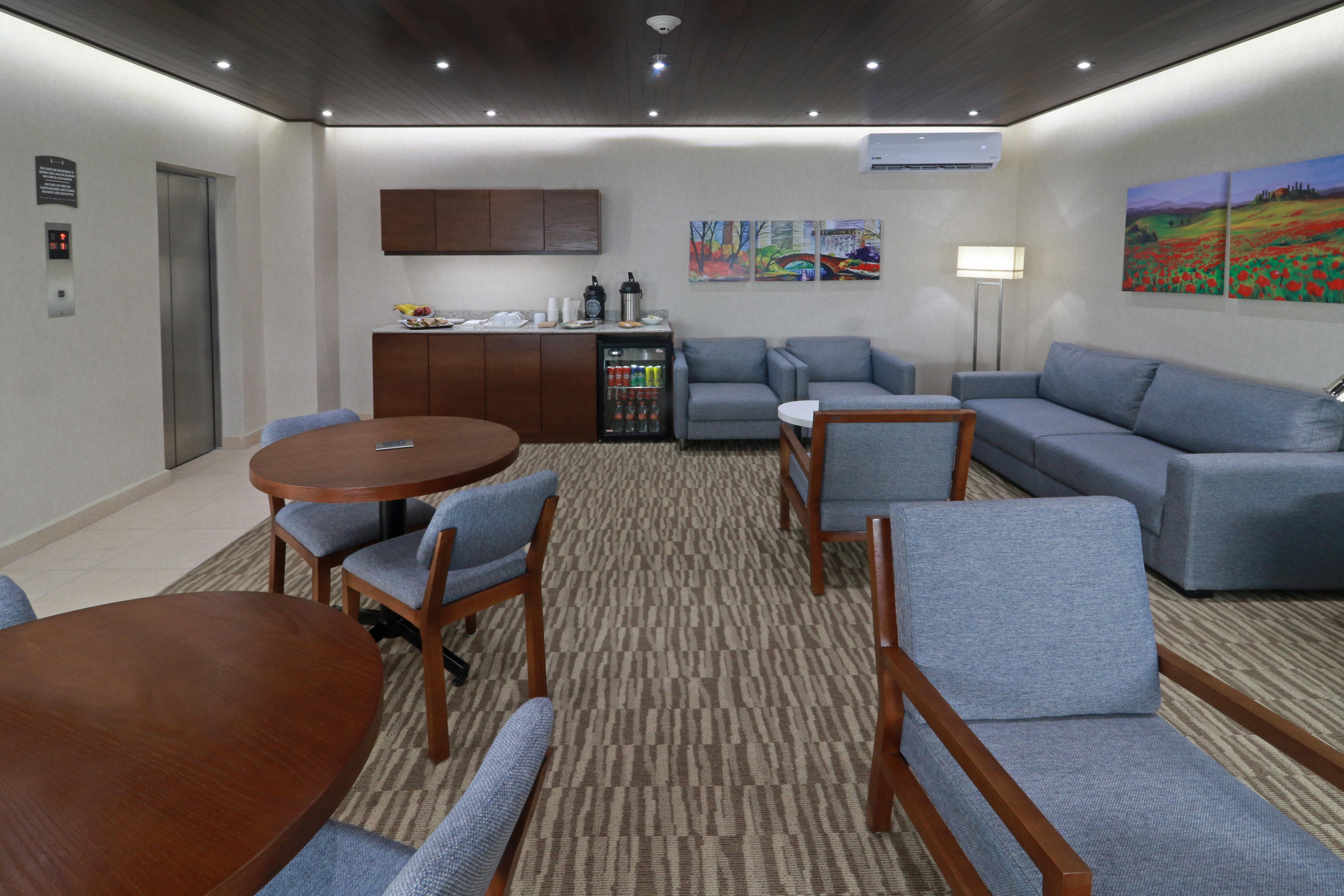 Staybridge Suites Queretaro By Ihg Exterior photo
