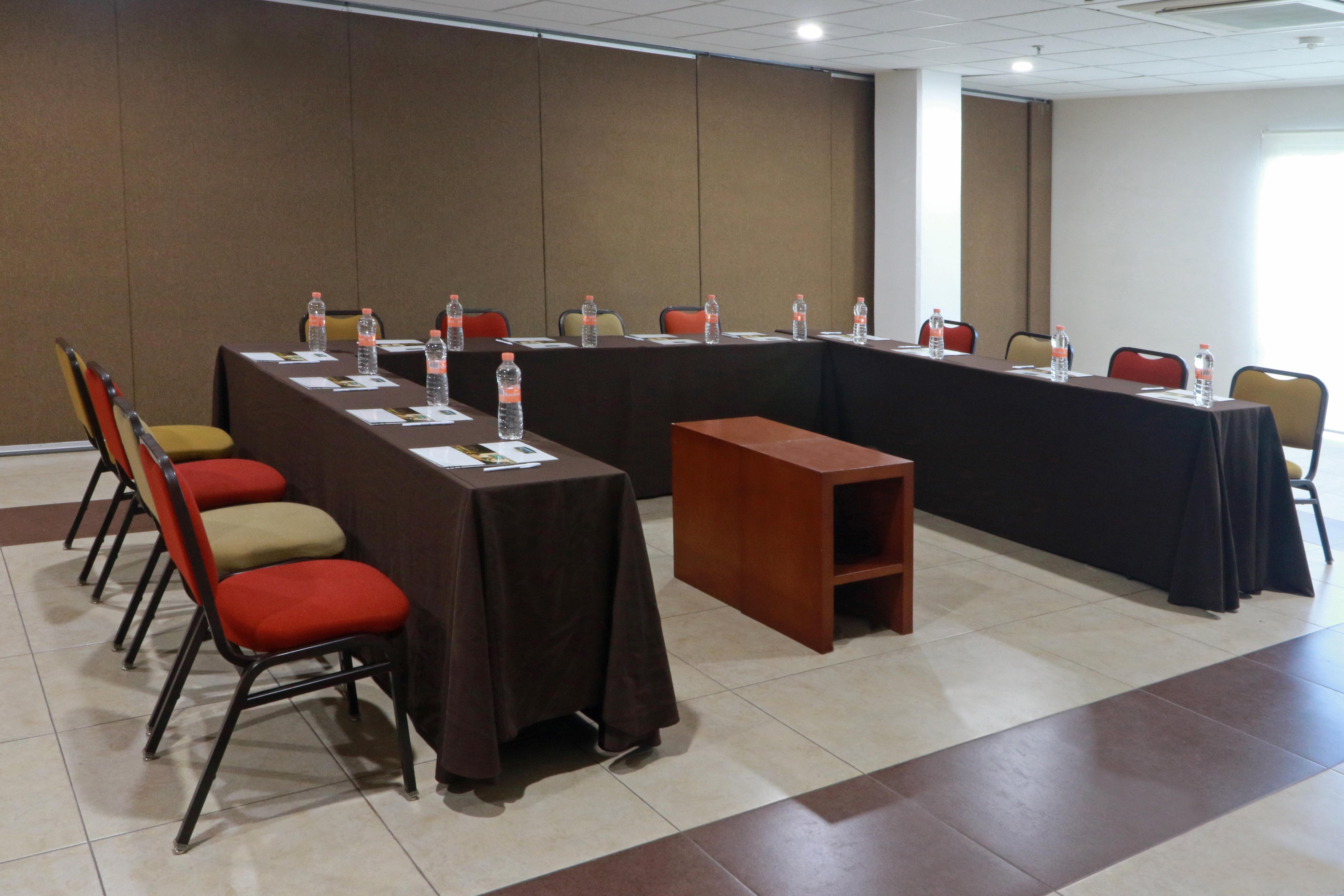 Staybridge Suites Queretaro By Ihg Exterior photo