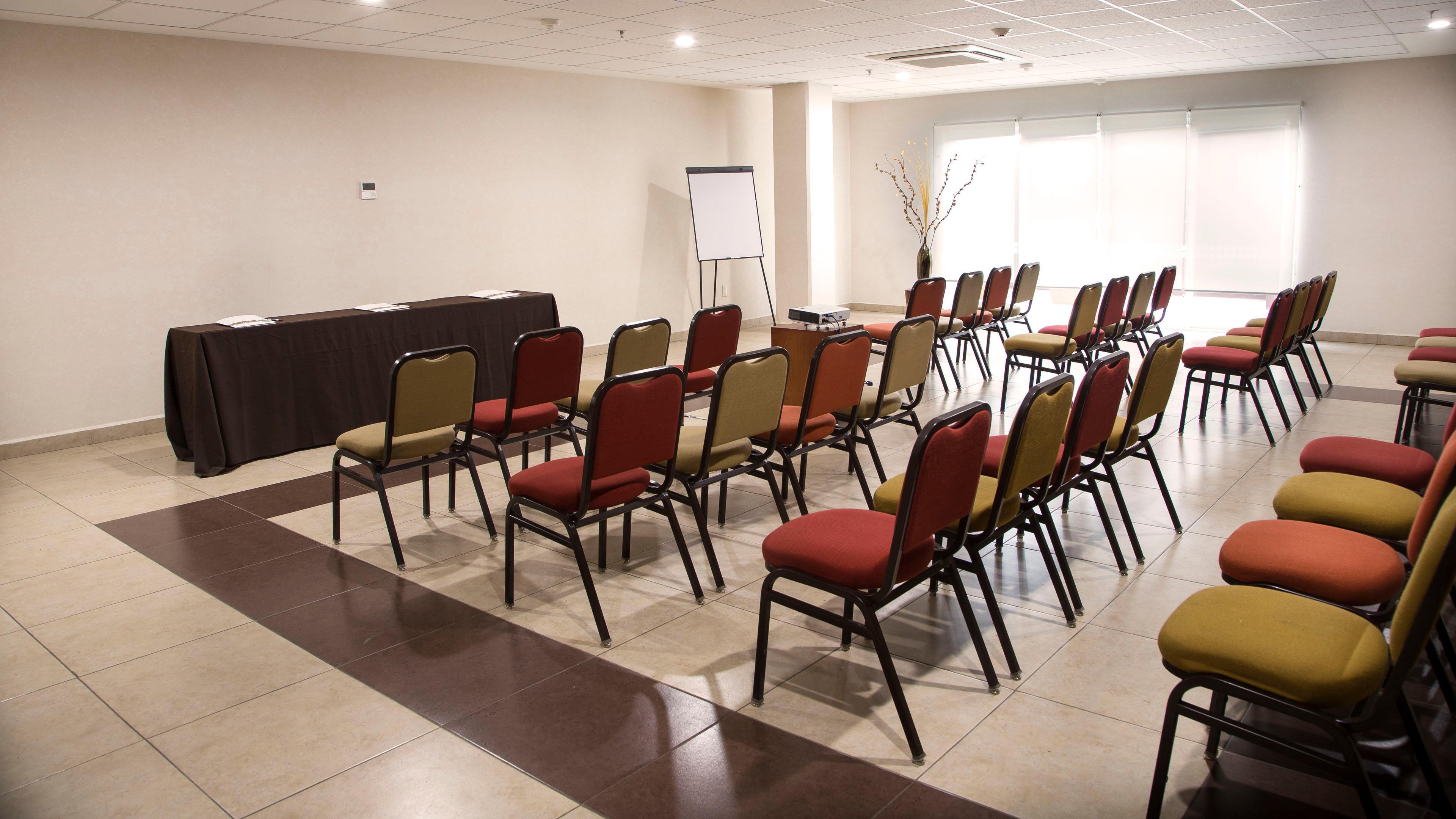 Staybridge Suites Queretaro By Ihg Exterior photo