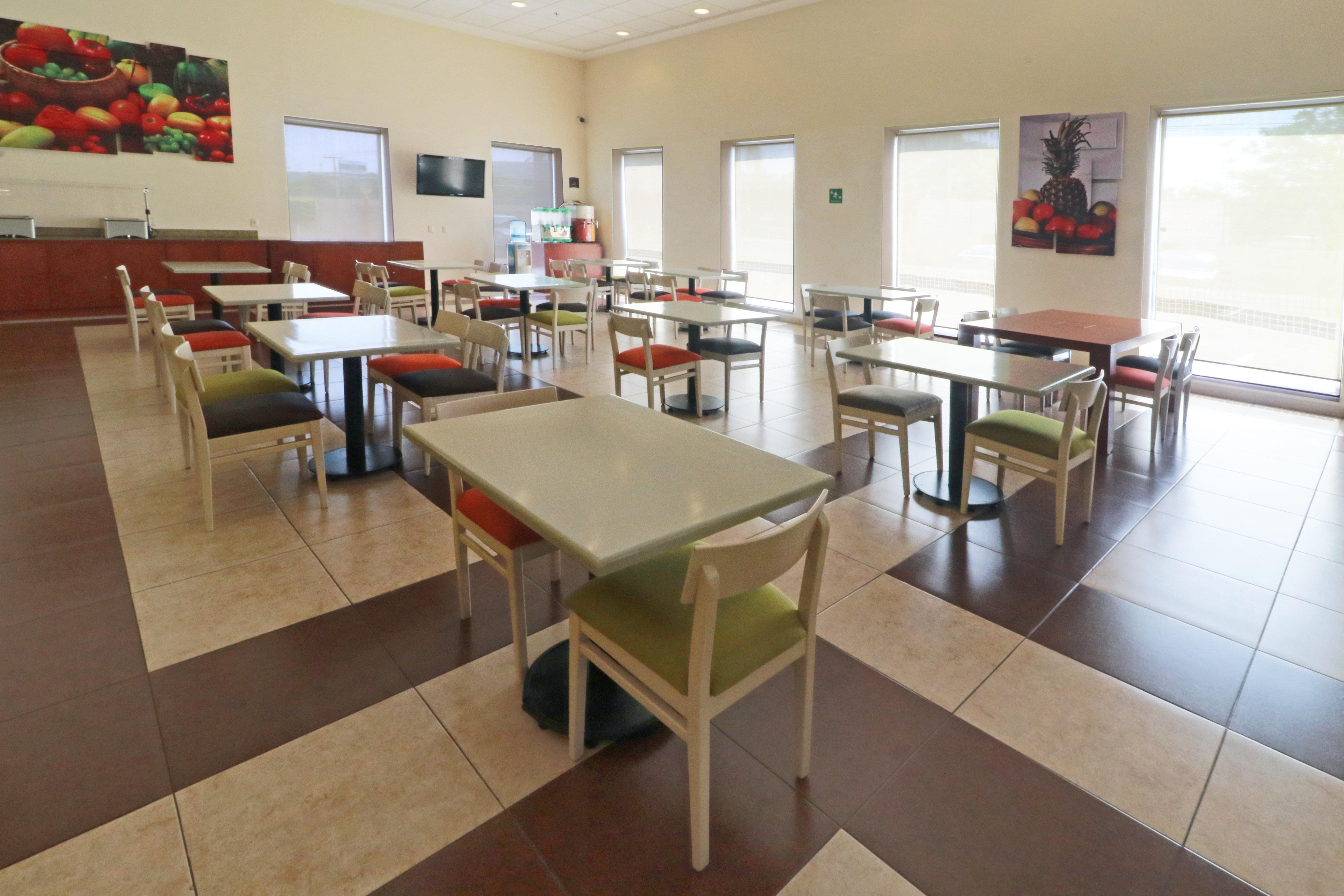 Staybridge Suites Queretaro By Ihg Exterior photo
