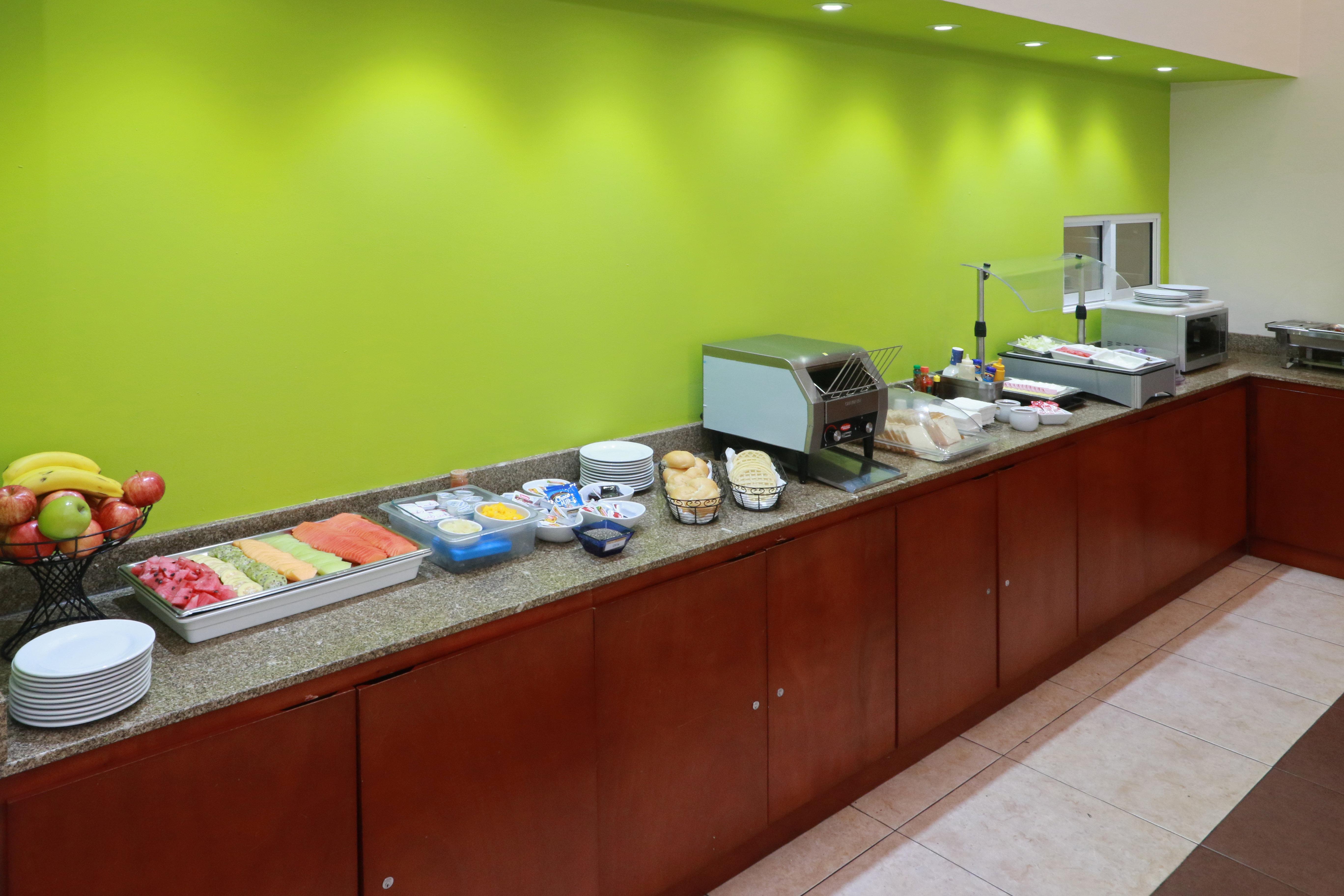 Staybridge Suites Queretaro By Ihg Exterior photo